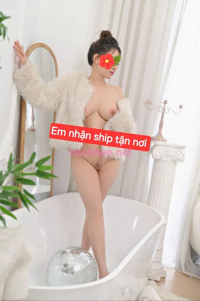 Linh Chi Siêu Mẫu Gợi Cảm