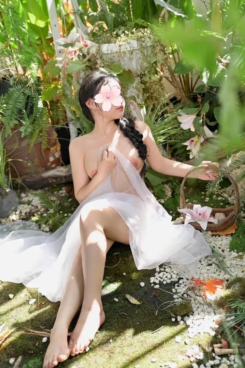Ảnh 4 - ✨KIỀU KIỀU 2K4✨ Gái Mới Lớn Non Xanh Tuổi Đôi Mươi