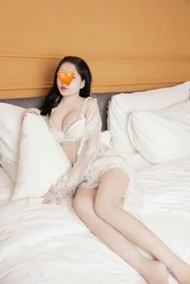❤️BÉ KEM_ XINH DÂM MÌNH DÂY DA TRẮNG 2K7