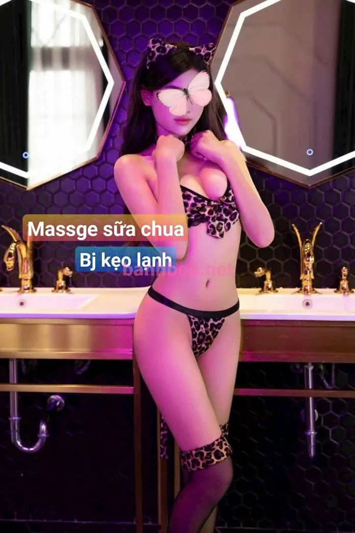 Thảo Linh xinh kute nhiệt tình bú liếm bao phê