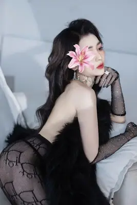 Quỳnh Hương 99 da trắng dáng chuẫn