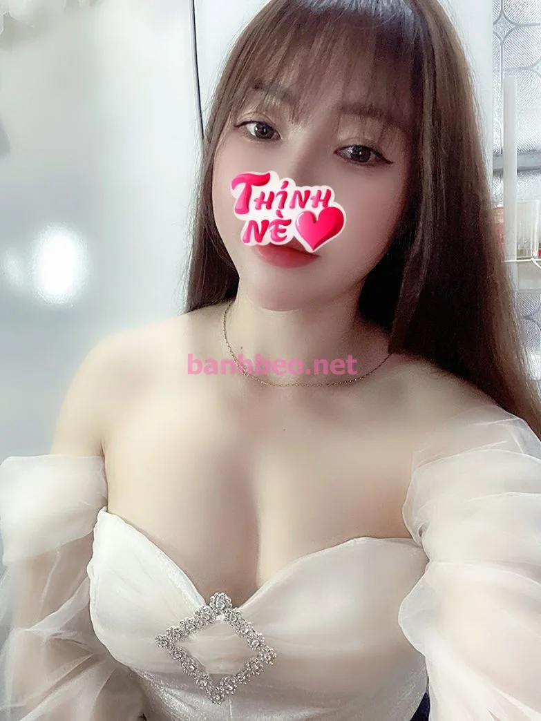 MAI HƯƠNG HÀNG MỚI VỀ BODY CHUẨN ĐẸP DA TRẮNG MẶT XINH CHIỀU KHÁCH TỚI BẾN