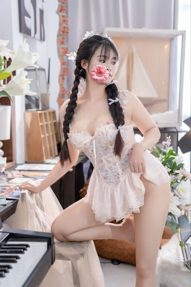 Ảnh 7 - ❤️HOT CLIP SEX❤️ BÉ HỒNG 2K2 VẺ ĐẸP TRONG SÁNG LẦN ĐẦU ĐI LÀM CỰC CHIỀU KHÁCH
