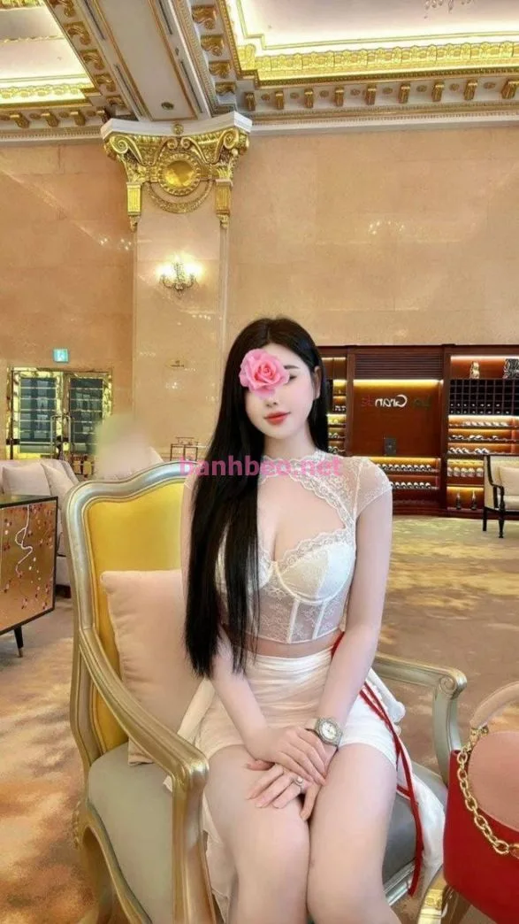 Quỳnh chi rất thích được các anh yêu mến