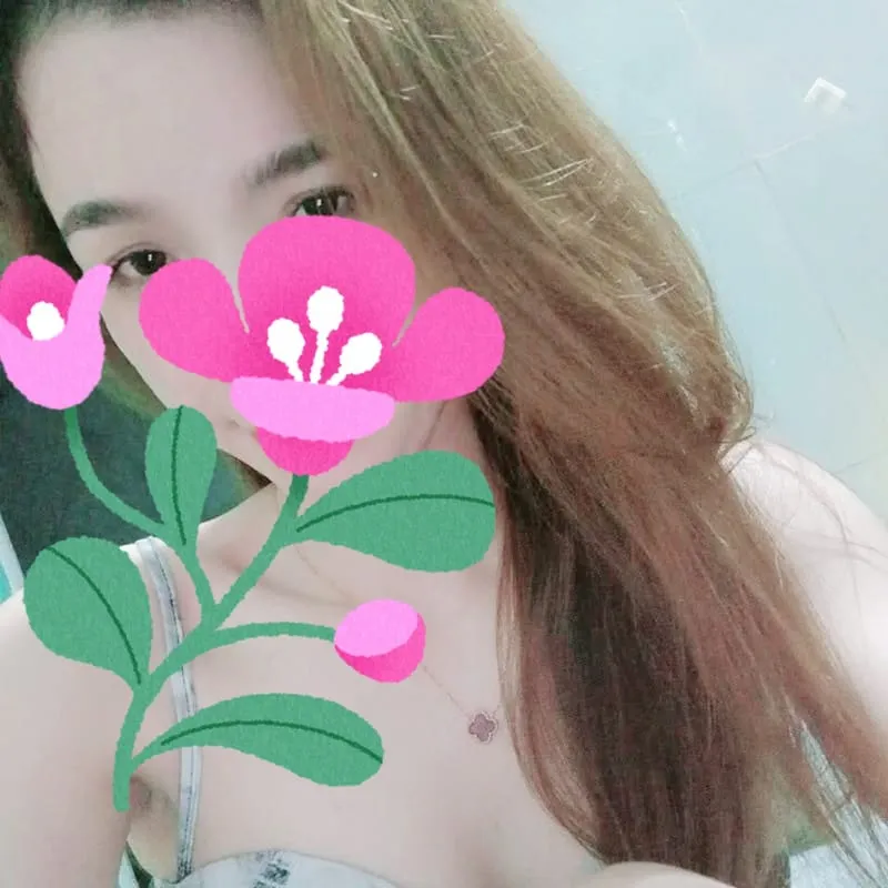 Ảnh 4 - Khả Hân da trắng dáng chuẫn vào đời.
