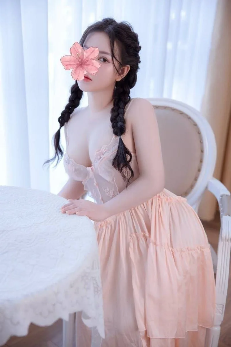 THUỲ DƯƠNG - XINH NGOAN LẠI CÒN BIẾT CHIỀU KHÁCH - BẢO GÌ EM CŨNG NGHE-BÚ LIẾM RẤT CHUYÊN NGHIỆP - CẨM KẾT LÀM HÀI LÒNG THƯỢNG ĐẾ