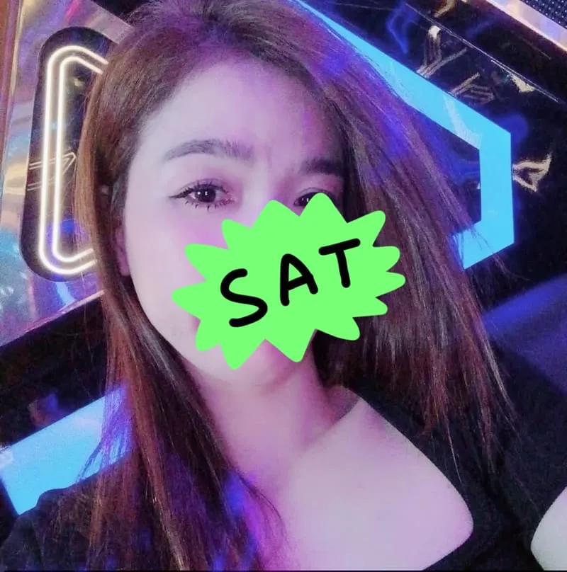 Khả Hân da trắng dáng chuẫn vào đời.
