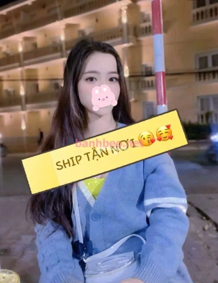 ❤️NGỌC TRINH❤️ CÔ BÉ ĂN HÀNG
