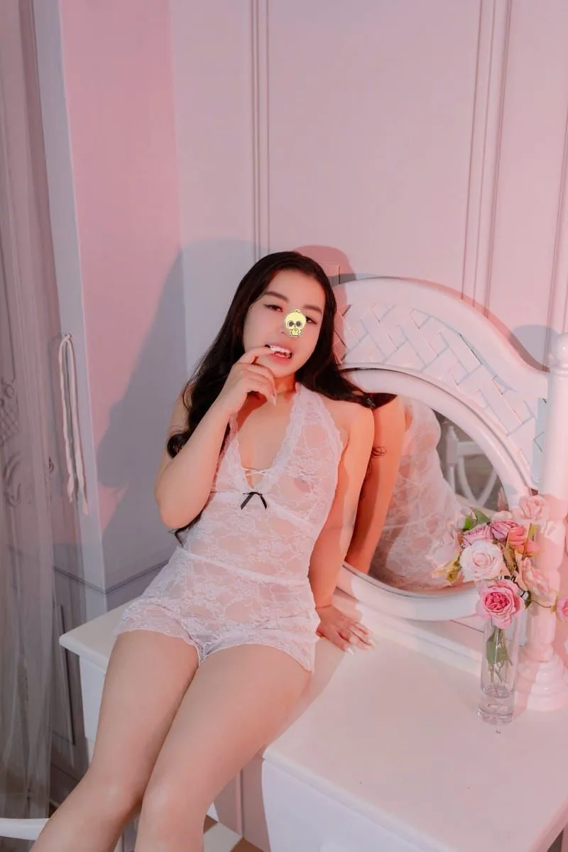 MINH MINH - BODY CỰC ĐẸP CÙNG VỚI NỤ CƯỜI NGỌT NGÀO-BÍM HỒNG VÚ CĂNG -MANG ĐẾN CHO ANH EM GIÂY PHÚT CỰC KHOÁI