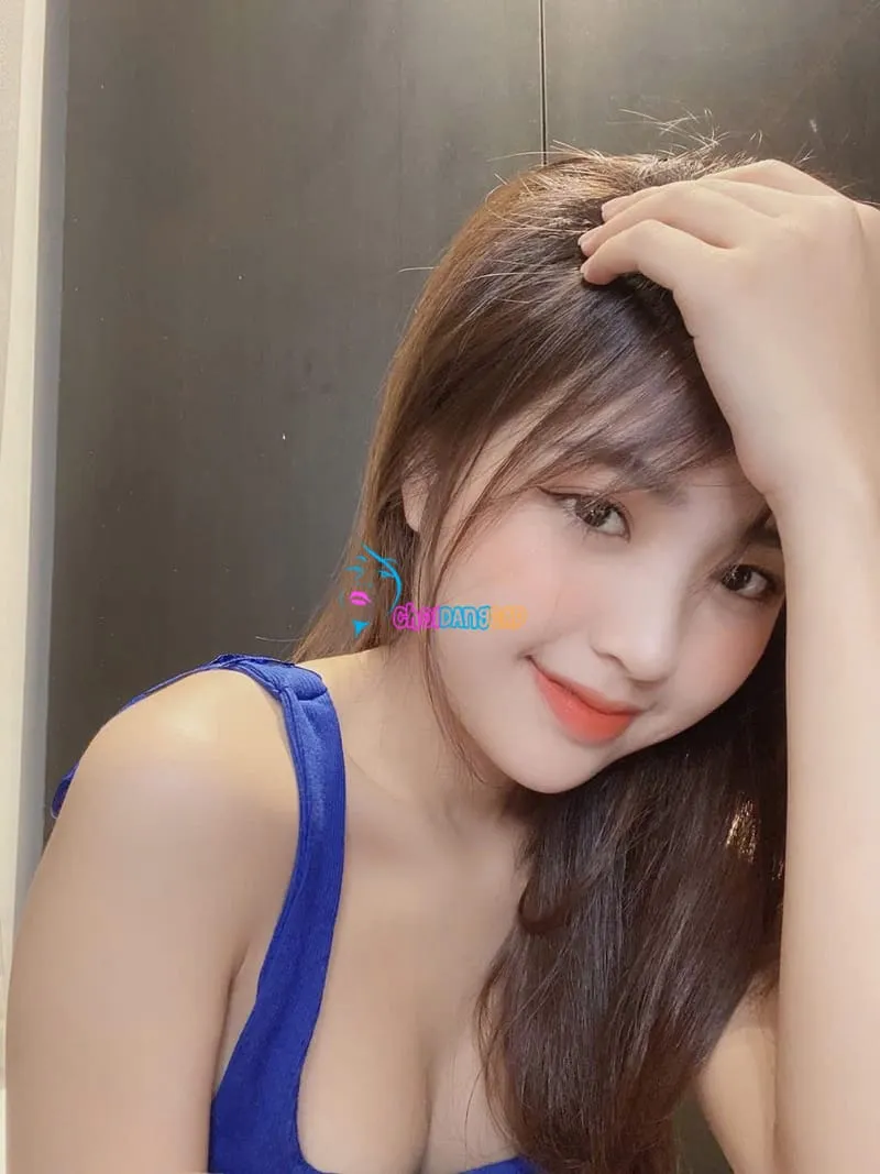 Ảnh 4 - LINH NHI - MẶT XINH, DA TRẮNG, DÁNG ĐẸP, VÚ TO