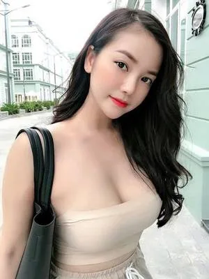 ⭐️THUỲ LINH [TOP YÊU THÍCH]⭐️ 2k2 Dáng Đẹp - Face Xinh - Bú Mút Tuyệt Vời - Xứng Đáng Trong Tầm Giá - Phê Hết Nấc