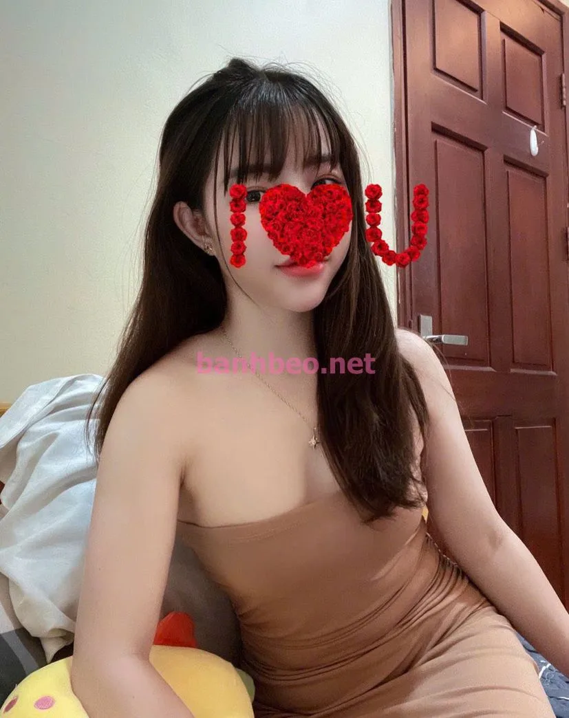 PHƯƠNG NHI HÀNG SIÊU NGON - VÚ BÍM NON TƠ - TÌNH CẢM ƯỚT ÁT CHIỀU KHÁCH TỚI BẾN