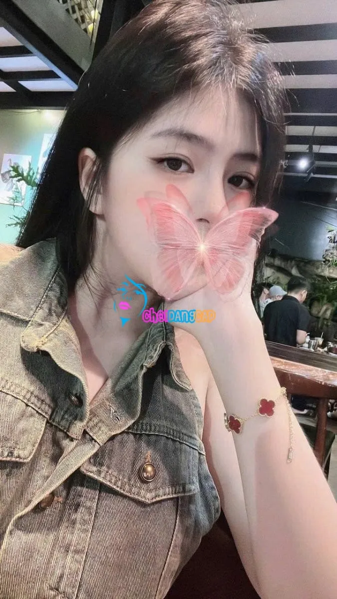 Ảnh 4 - QUỲNH LAN - LẦN ĐẦU TIÊN LÊN SÓNG - BÍM HỒNG HÀO KHÍT