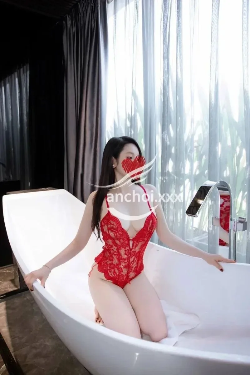 Quỳnh Anh - Dễ Thương , Cuốn Hút Dịch Vụ Chất Lượng