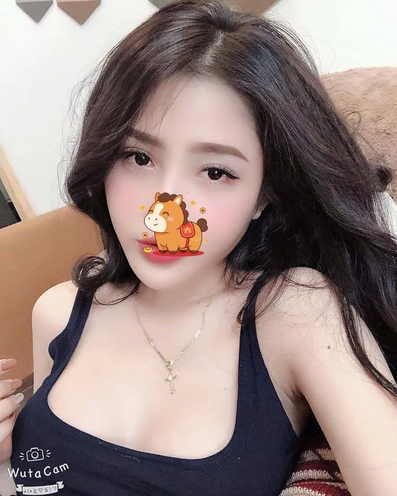 BÉ SAM- SIÊU PHẨM VÚ TO MÔNG MẨY