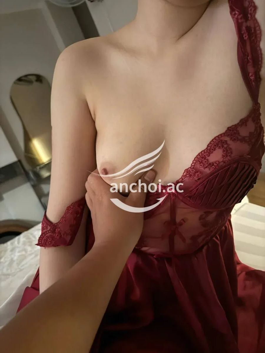 ❤️Rau Sạch❤️ Bé LiiLy 2k2-Dáng Đẹp - Non Tơ – Da Trắng Mịn Màng .