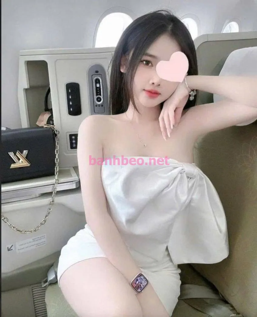 THU THỦY - SINH VIÊN LÀM THÊM - DÁNG NUỘT QUYẾN RŨ - NHỎ GỌN XINH XẮN - VÚ TRÒN - BÍM HỒNG HÀO KHÍT NỊT - NƯỚC NÔI LÊNH LÁNG