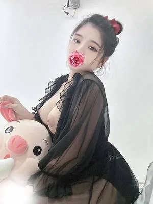 Tiểu Vy - Vú To Dáng Chuẩn, Đáng Yêu Chiều Khách