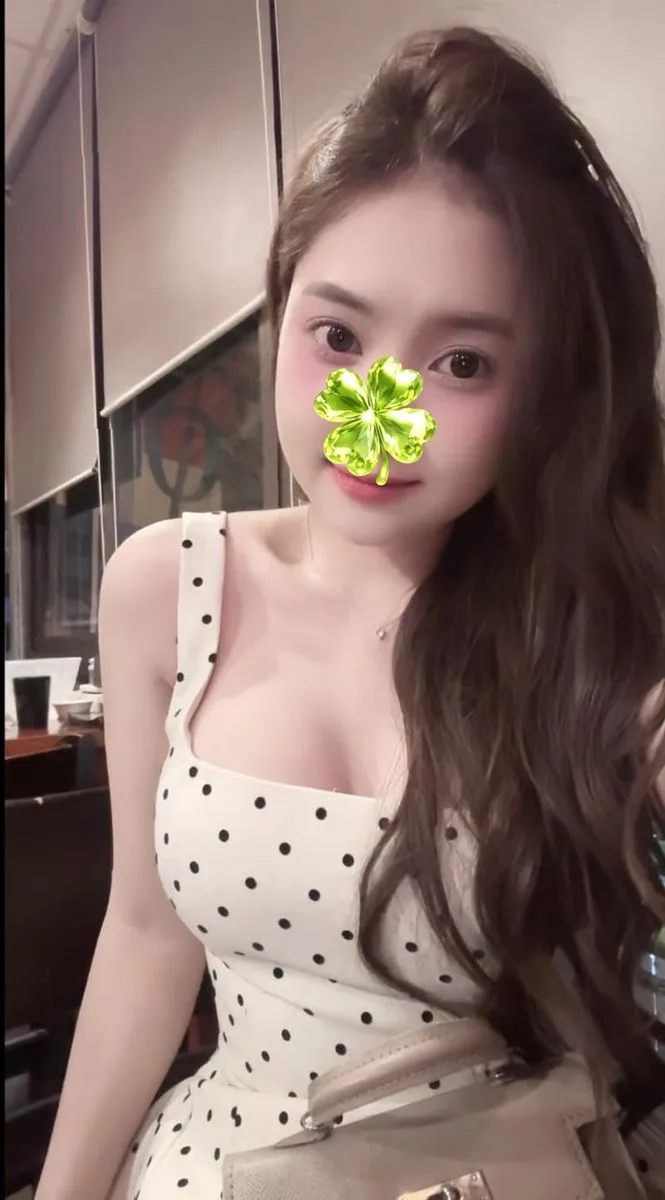 HỒNG NHUNG - 🌸🌸🌸DUYÊN DÁNG + ĐÁNG YÊU CHIỀU KHÁCH HƠN NGƯỜI TÌNH