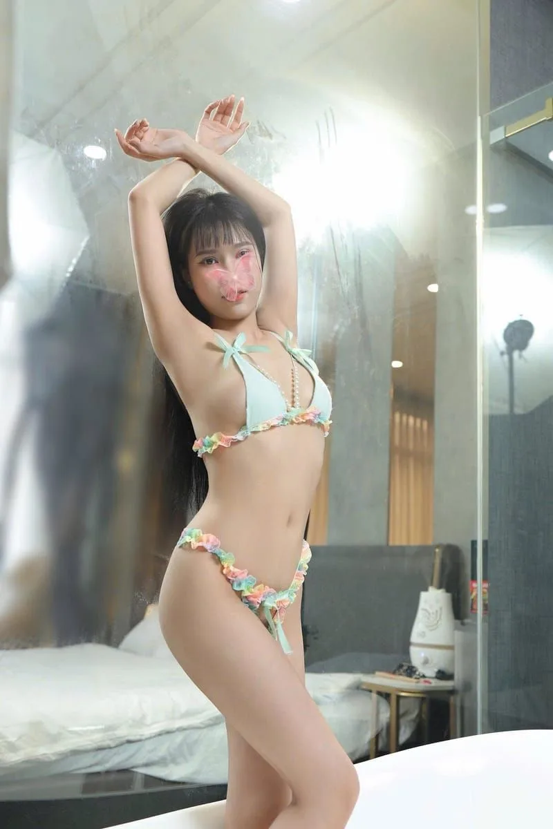 Thủy Tiên - Siêu Phẩm Gái Xinh, Dâm Thủy Tràn Trề