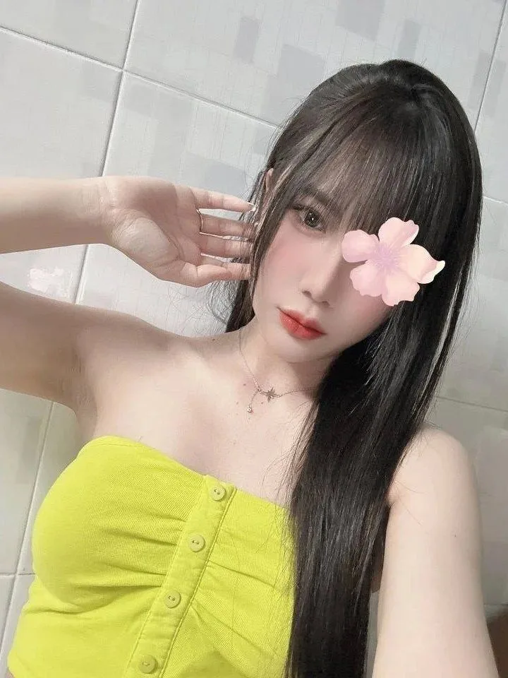 ❤️ HẠ VY ❤️ Em gái xinh - Chuẩn hot girl - Giá chất