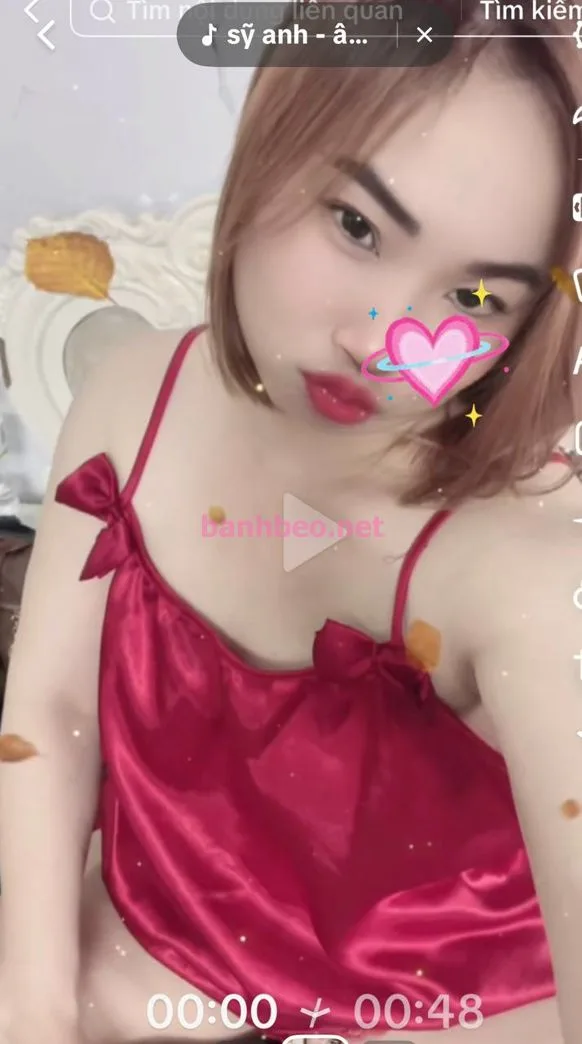 Hoa Hồng Vú To Gơi Cảm Quyến Rũ