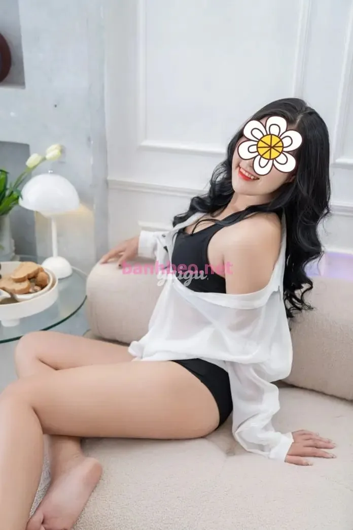 ✨ TUỆ NHI ✨ HOTGIRL CHÂN DÀI GÂY THƯƠNG NHỚ