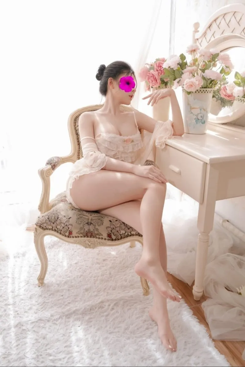 Ảnh 15 - TRANG EM - EM HÀNG MỚI LỚN DÂM ĐÃNG - BƯỚM KHÍT HỒNG HÀO - BÚ LIẾM BÀI BẢN