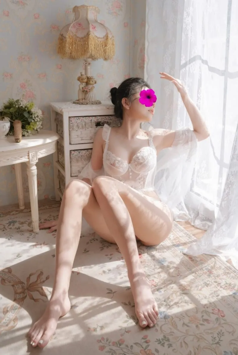 Ảnh 13 - TRANG EM - EM HÀNG MỚI LỚN DÂM ĐÃNG - BƯỚM KHÍT HỒNG HÀO - BÚ LIẾM BÀI BẢN