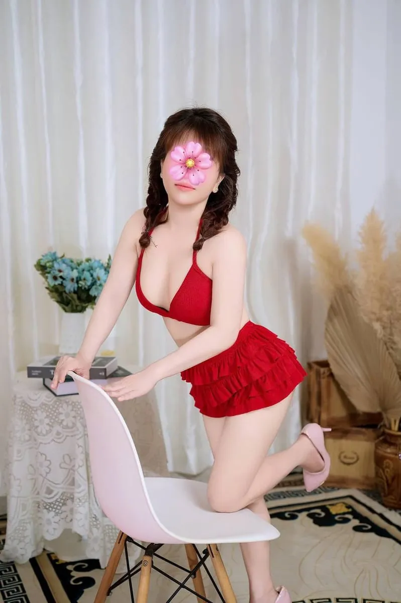 Ảnh 5 - YẾN LINH Massage Xinh Vú To Ngọt Ngào - Tình Cảm Quyến Rũ Say Mê