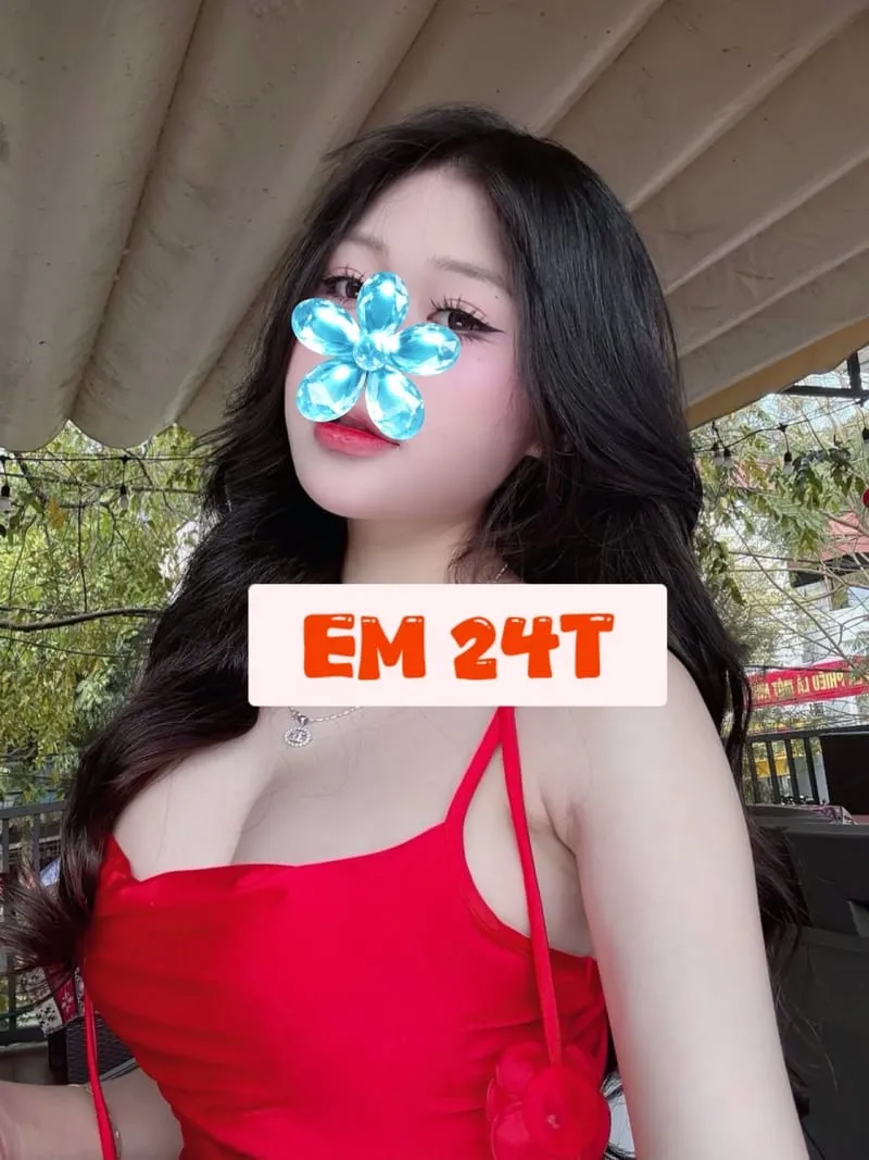 BÉ LINH LAN 🌸🌸MÔNG TO, BƯỚM BỰ, NƯỚC BÍM LÊNH LÁNG, YÊU CHIỀU MỌI TƯ THẾ CHỊCH