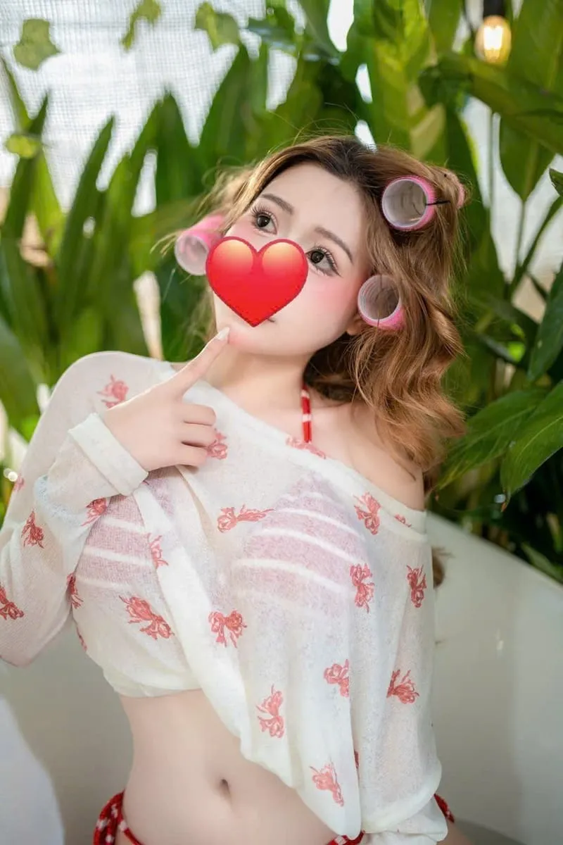 Ảnh 3 - TÚ VY 2k4 xinh đẹp dịu dàng chiều khách làm tình đầy đủ