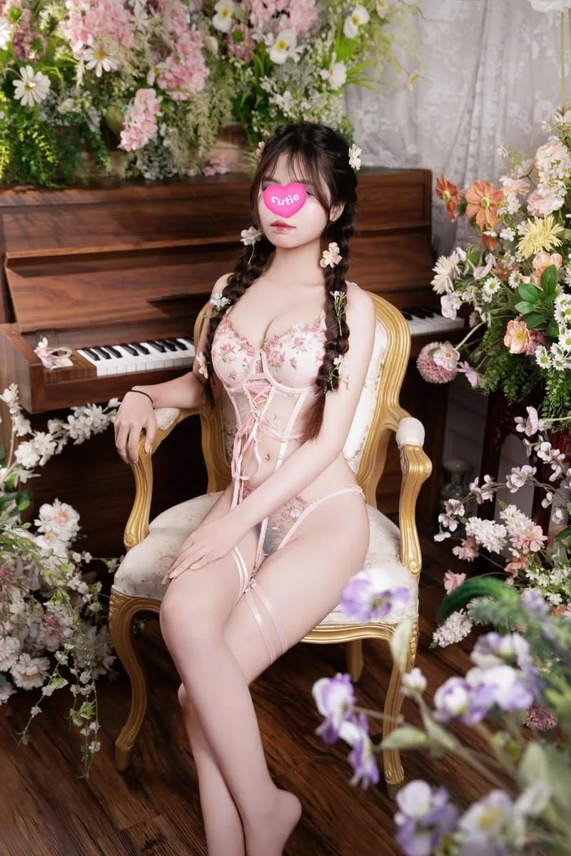 Gái Non ❤ Bé Lan Ngọc 2k8 ❤ Lần Đầu Vào Nghề ❤ Xinh Đẹp Trẻ Trung Và Tận Tụy ❤ Tình Cảm