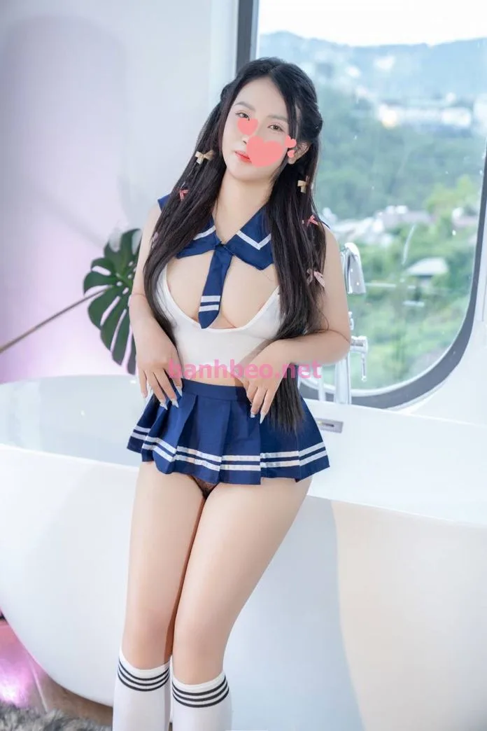 Gen Z LINH BABE NGON ĐÚNG NGHĨA GÁI NGON