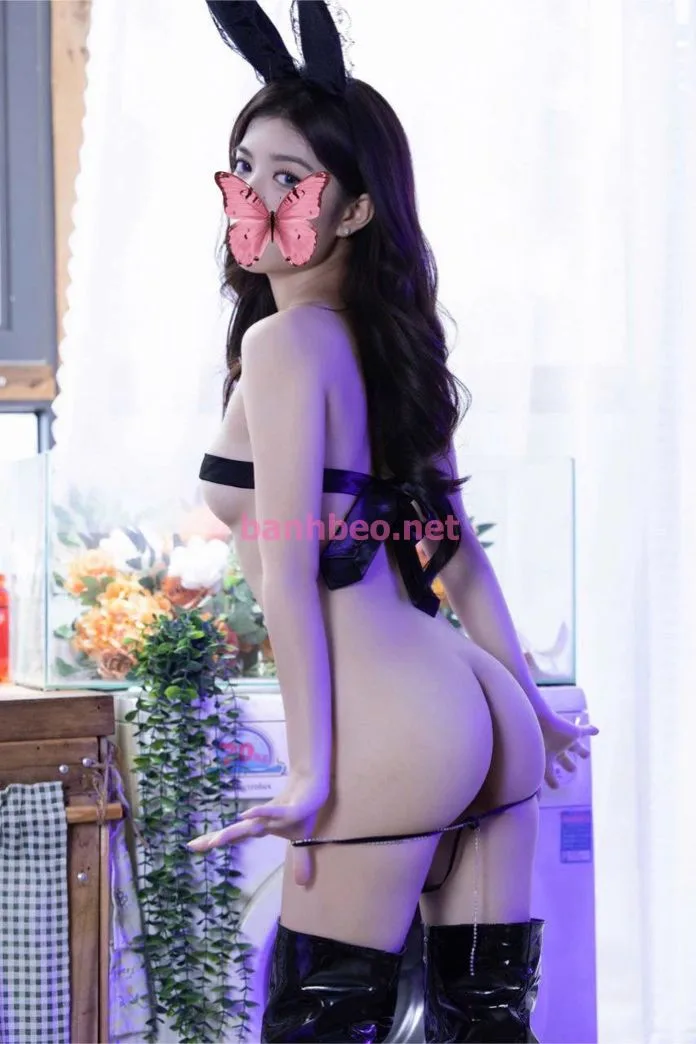 Bảo Ngọc - Hót girl da trắng, dáng ngon "Làm tình bao phê"