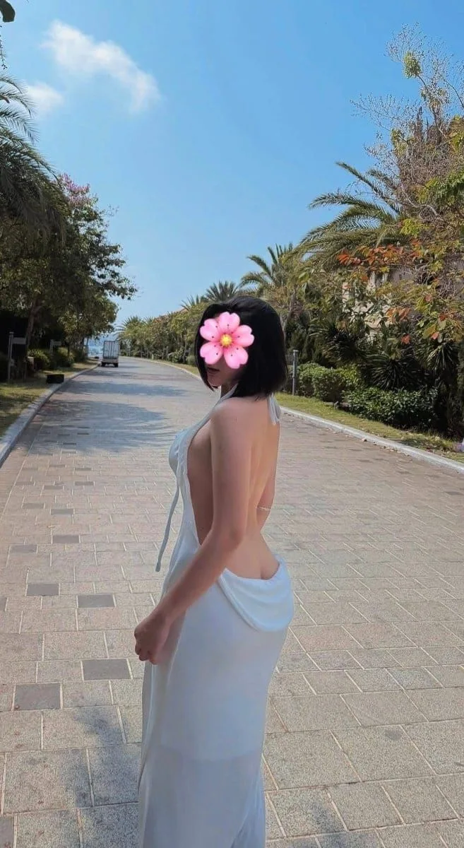 HÀ VY, da trắng, mặt xinh, dáng chuẩn, hàng đẹp ( Nguyễn Biểu <> Nha Trang )