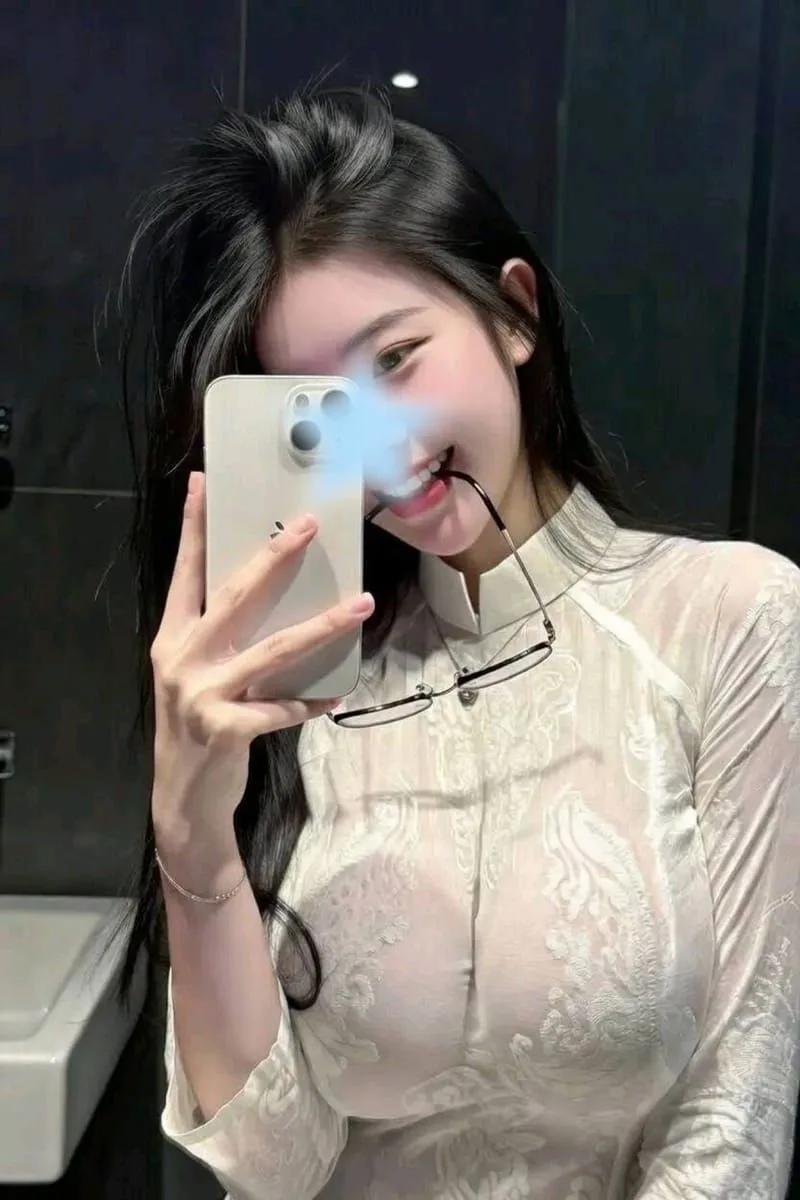 LINH ANH - XINH ĐẸP QUYẾN RŨ - BODY RỰC LỬA - YÊU CHIỀU TÌNH CẢM - CẢM GIÁC KHÓ PHAI