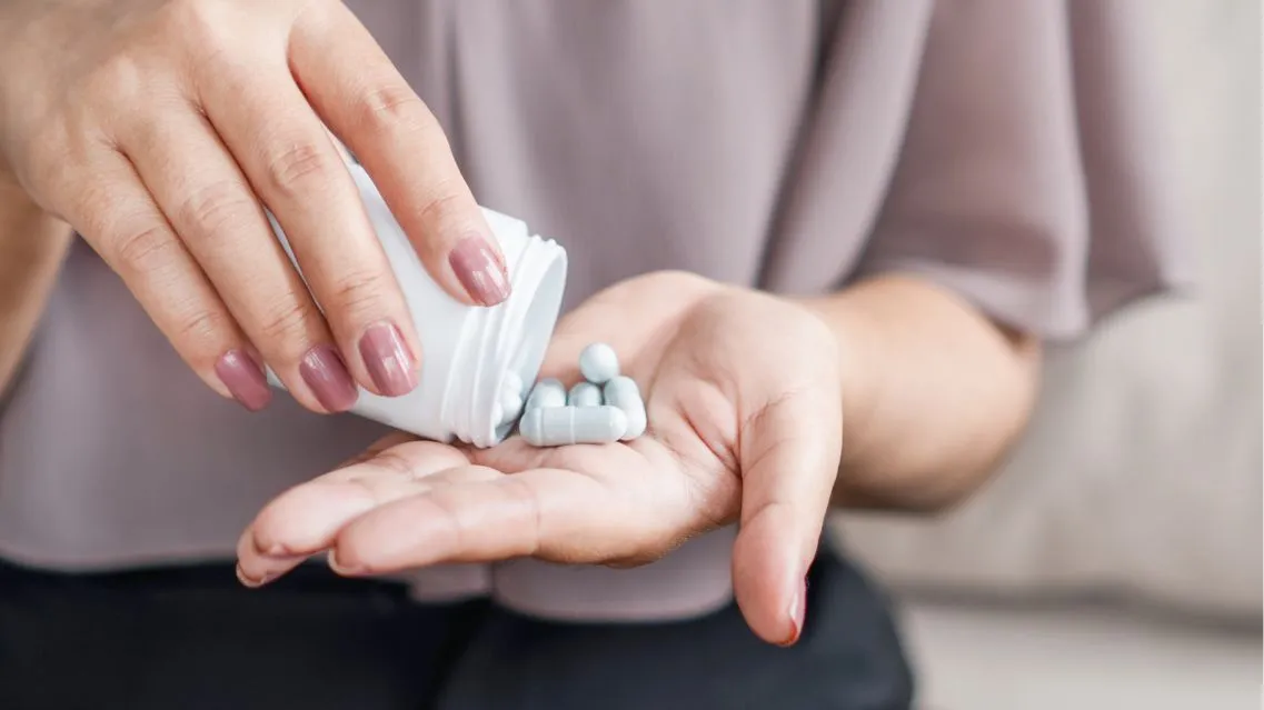 Uống kẽm cách kháng sinh bao lâu? Thông tin bạn cần biết