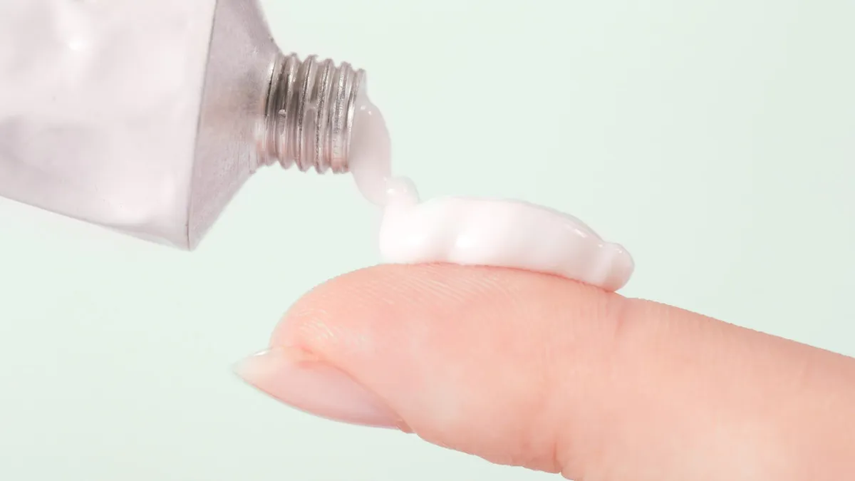 Tại sao nên điều trị mụn bằng Benzoyl Peroxide? Lưu ý các tác dụng phụ
