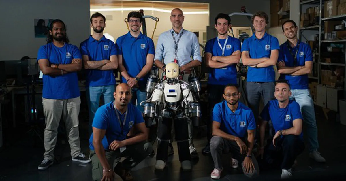 Robot cứu hộ đeo ba lô phản lực: Từ ý tưởng khoa học viễn tưởng đến hiện thực đáng kinh ngạc