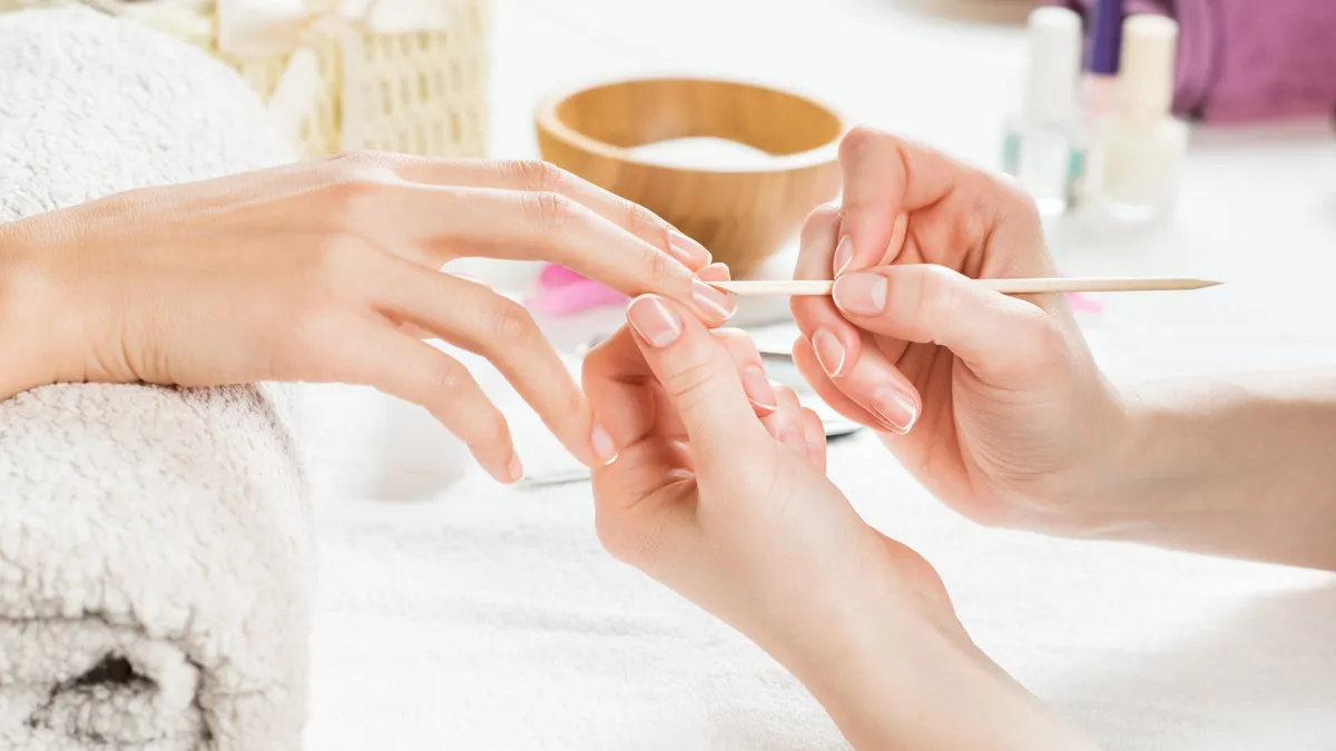 Làm móng tay giữ được bao lâu? Bí quyết để bền đẹp