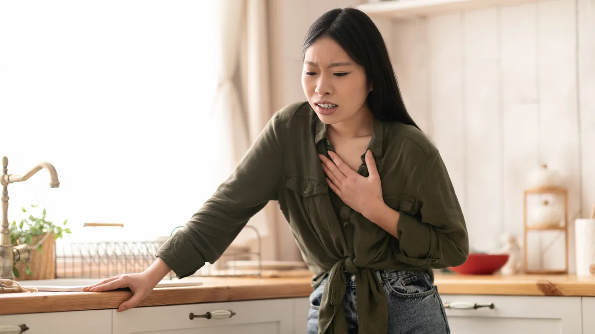 Trào ngược dạ dày có làm tăng huyết áp không? Lưu ý cần biết