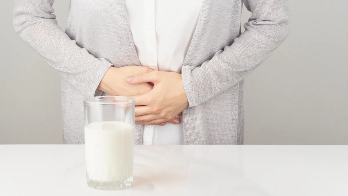 Tại sao uống sữa tươi bị tiêu chảy? Nguyên nhân và cách xử lý