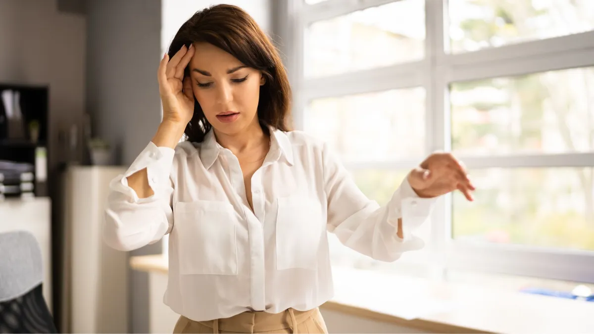 Rối loạn tiền đình gây buồn nôn, chóng mặt xử lý như thế nào?