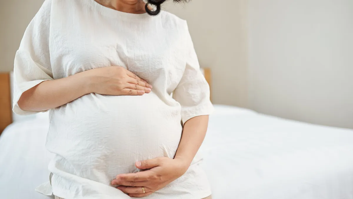 Hình ảnh bụng bầu tụt xuống theo từng tuần: Mẹ bầu cần biết điều gì?