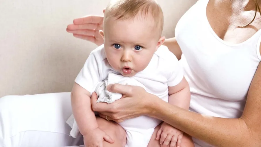 Cách xử lý khi trẻ bị hóc đồ ăn: Hướng dẫn chi tiết cho phụ huynh