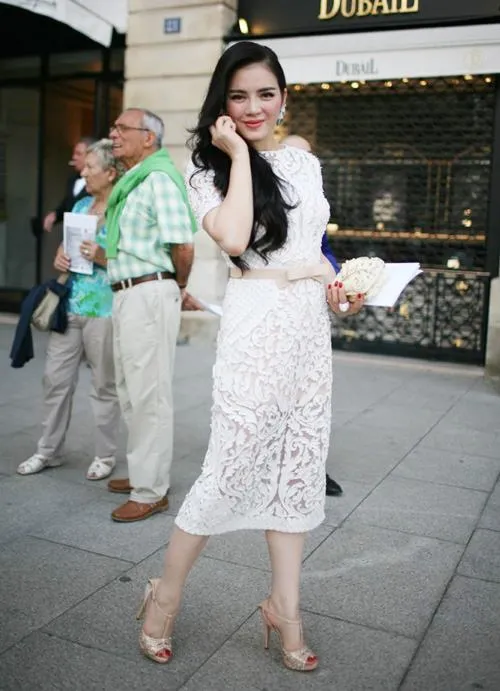 Lý Nhã Kỳ 'lấn lướt' Mai Phương Thúy