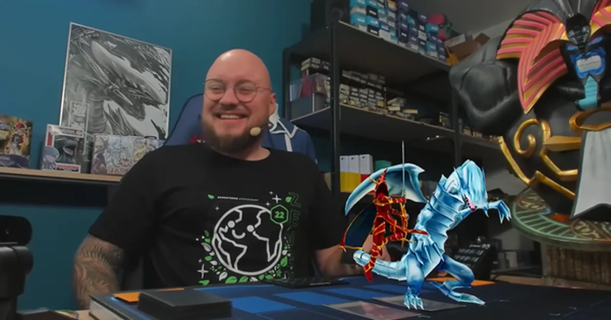 Chàng trai biến giấc mơ Yu-Gi-Oh thành hiện thực với hệ thống triệu hồi quái vật 3D từ thẻ bài