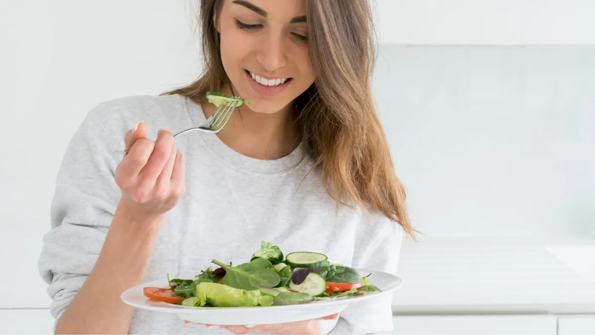 Chế độ ăn giảm hôi nách: Ăn gì và kiêng gì?