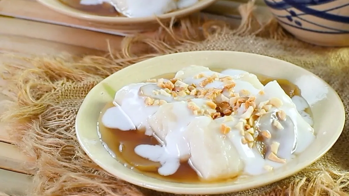 Cho con bú ăn nước cốt dừa được không? 3 lưu ý quan trọng cho mẹ
